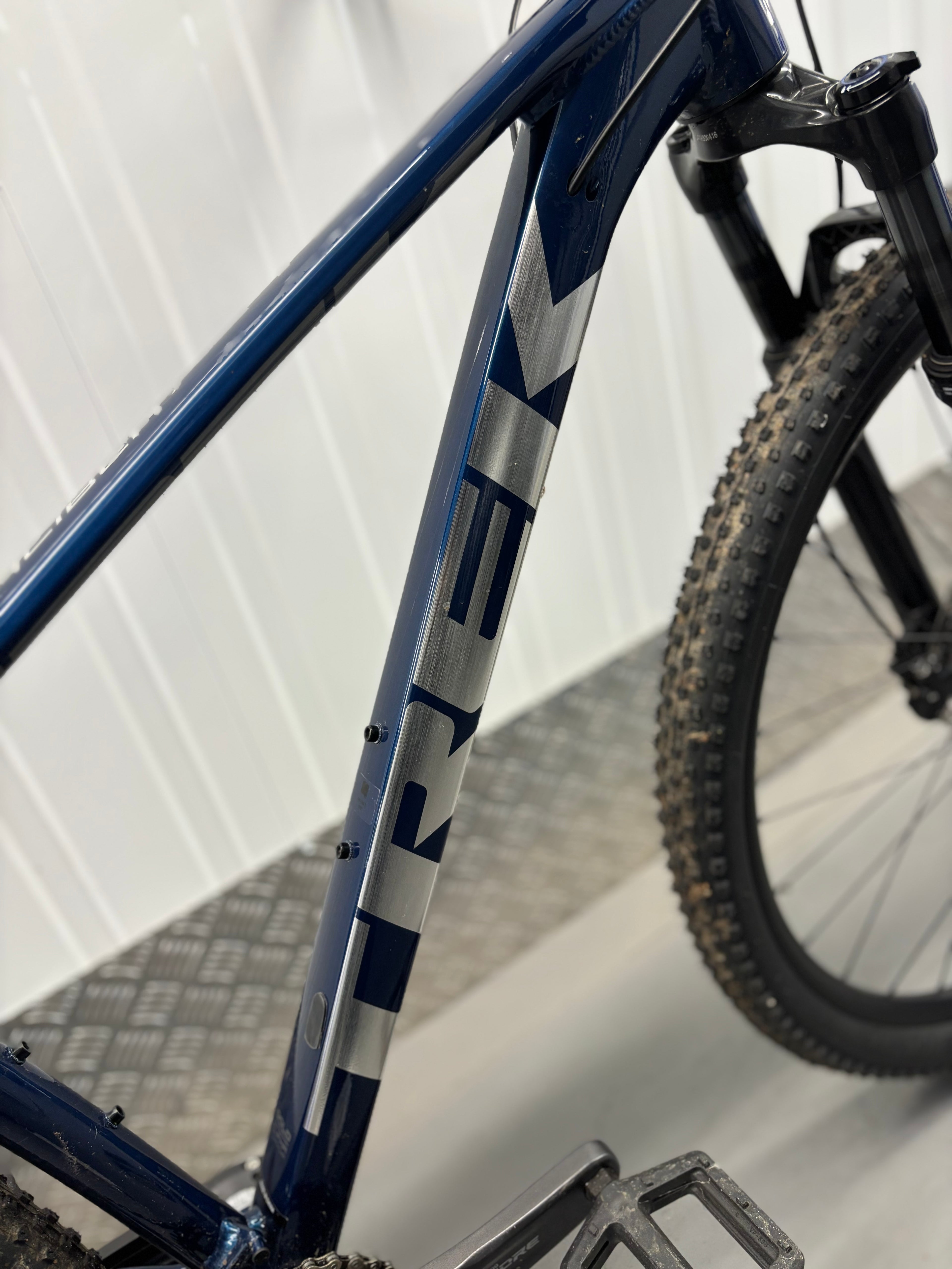 Trek x Caliber 7 Hardtail Mountain Bike