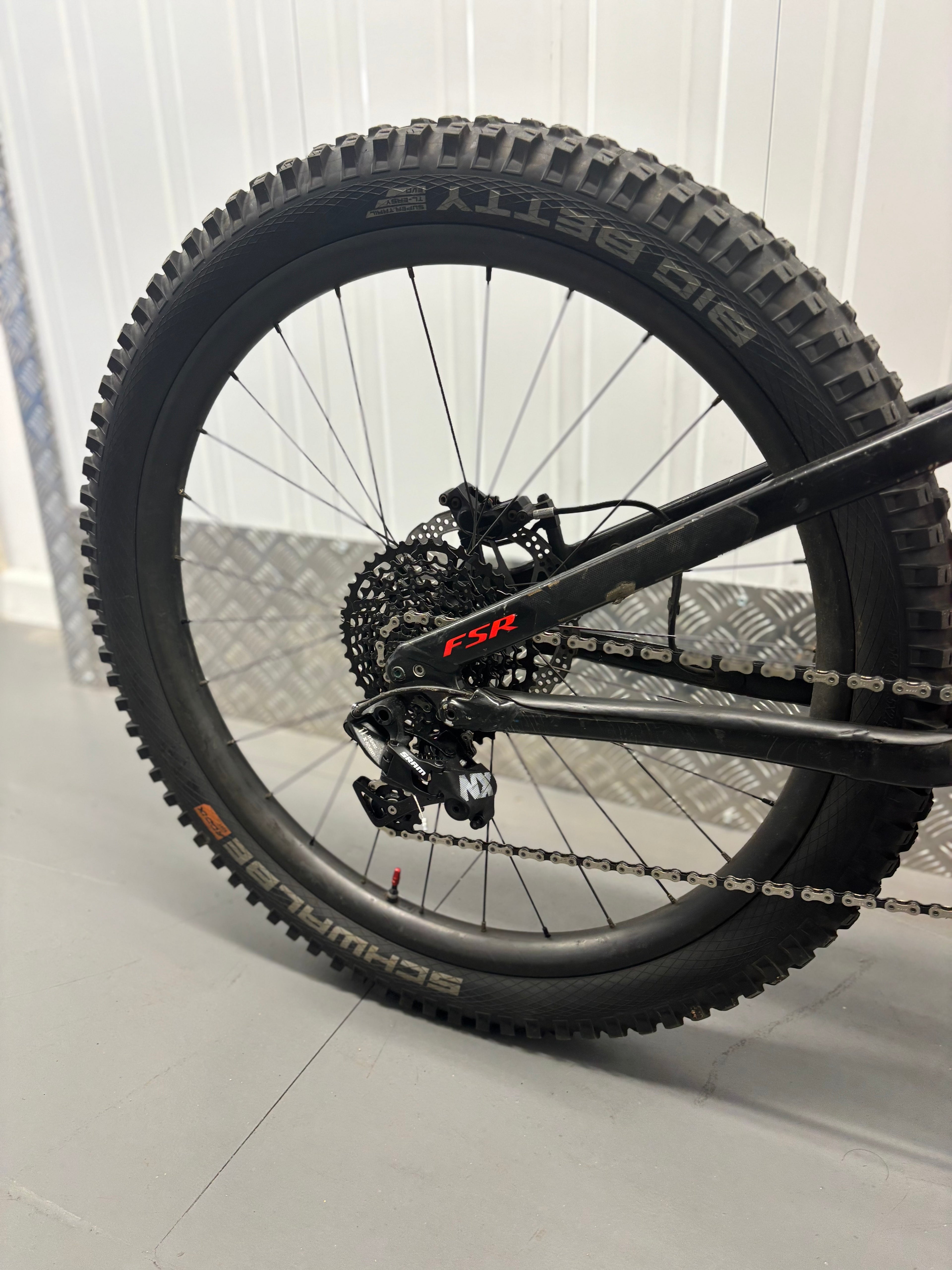 Specialized Turbo Levo – Carbon EMTB – Öhlins – Only 500 Miles